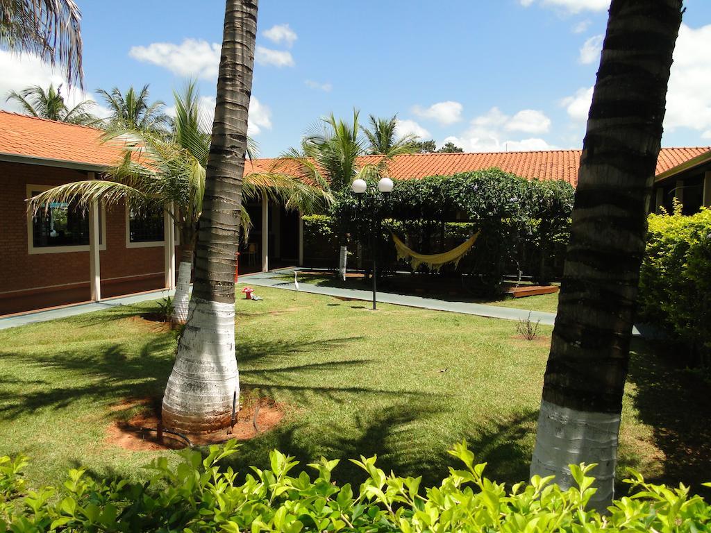 Hotel Pousada Vale do Sol em Pompéia Extérieur photo
